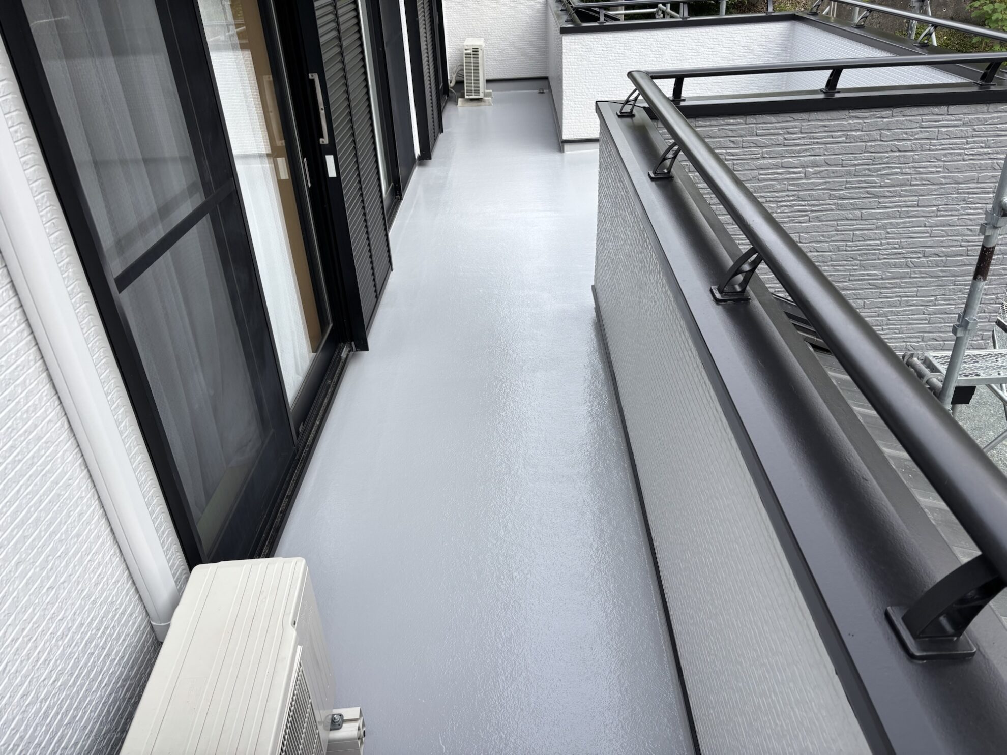 掛川市でメンテナンスしたFRP防水のベランダ床