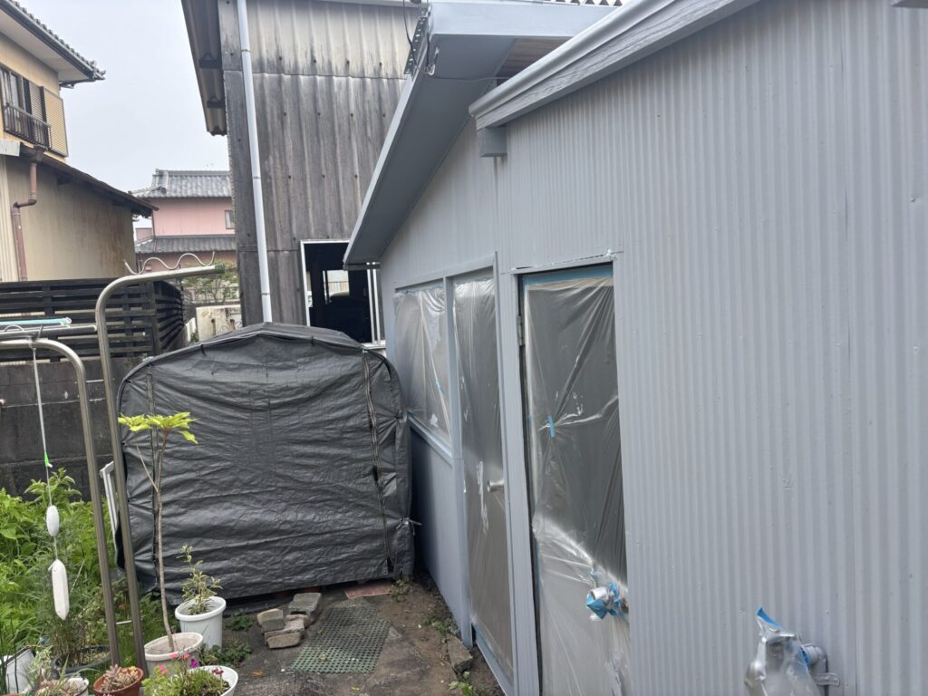 【掛川市】倉庫錆止め塗装｜劣化したサビを除去して耐久性アップ